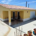 Kyrios Lounge With Use Of Private Pool Bed and breakfast
