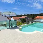 Oda ve Kahvaltı Kyrios Lounge With Use Of Private Pool 3*