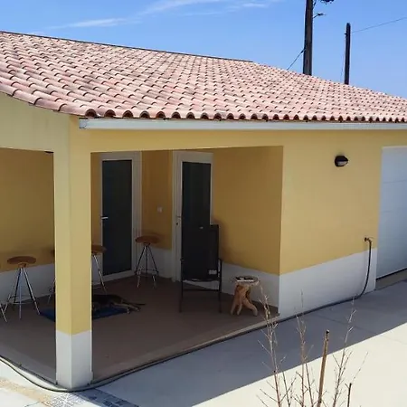 Kyrios Lounge With Use Of Private Pool Panzió Carrascal (Leiria)