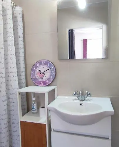 Bed & Breakfast Kyrios Lounge With Use Of Private Pool 3*